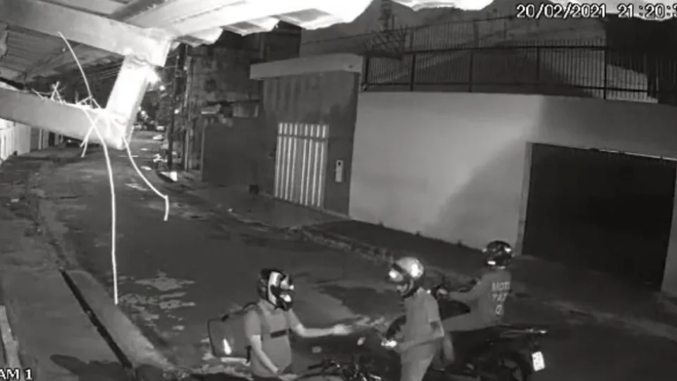 Crime: entregador sofre assalto e tem sua moto roubada no Bairro Dom Pedro ; Veja vídeo