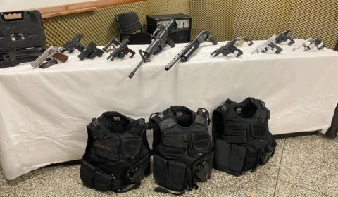 Operação da SSP-AM apreende 12 armas de fogo com membro de facção criminosa