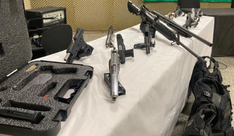 Veja vídeo: Operação apreende armas de fogo com membro de facção criminosa