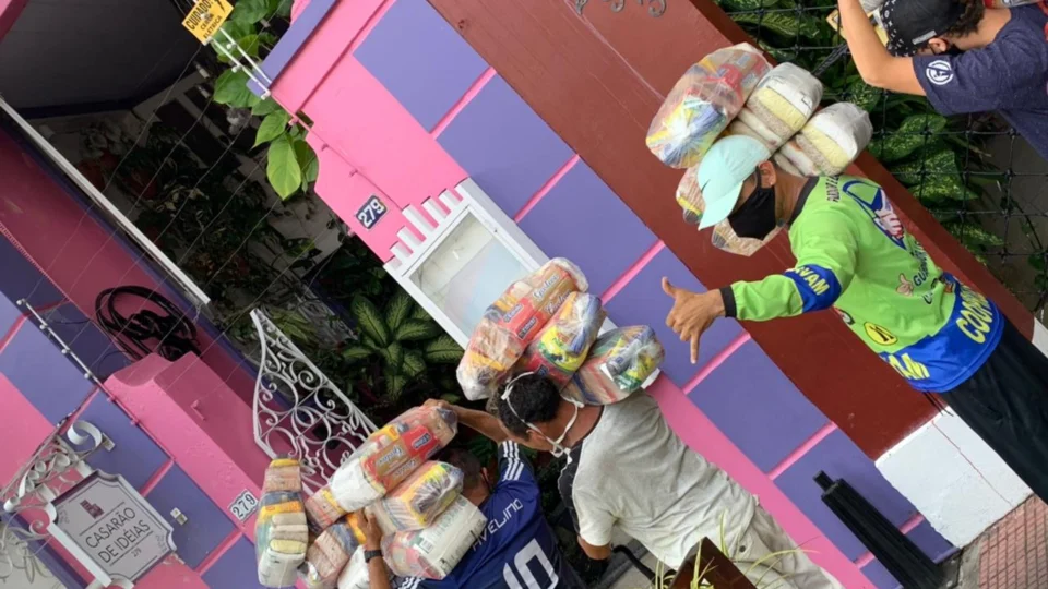Casarão de Ideias, Fetam, Coca-Cola e SEC irão distribuir 600 cestas básicas para trabalhadores da Cultura em estado de vulnerabilidade