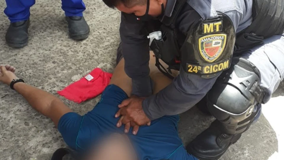 Homem sofre infarto após passar mal por forte calor no Centro de Manaus