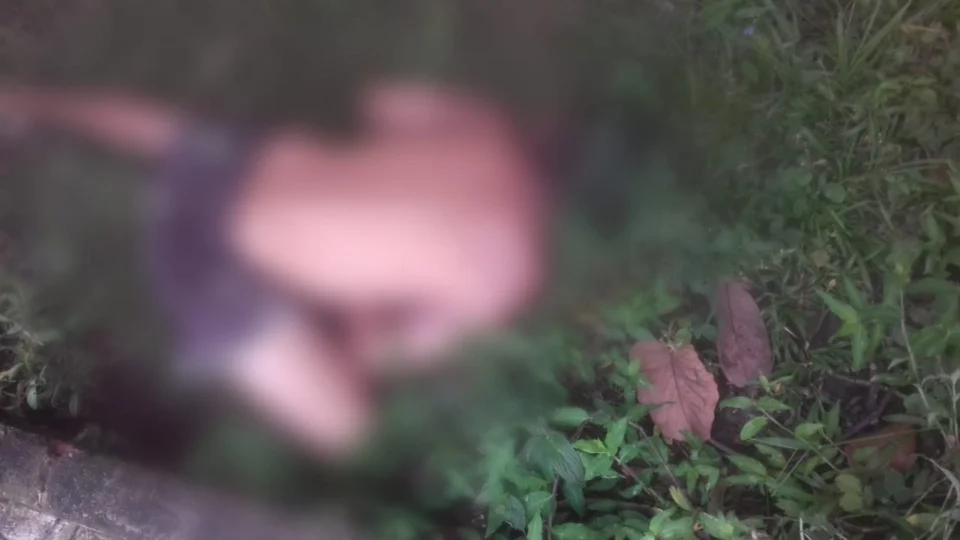 Homem é encontrado morto atrás de quadra de escola  no bairro Colônia Antônio  Aleixo