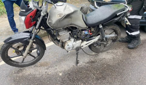 Vídeo: Homem morre ao colidir  violentamente moto contra carro