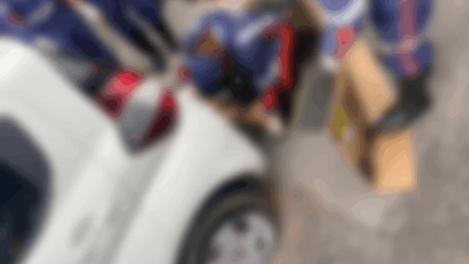 Homem morre ao colidir  violentamente moto contra carro, na zona Leste de Manaus; Veja vídeo!