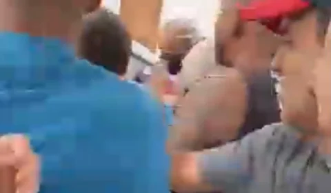 Confusão: MC Salvador de Rima é agredido por policiais após denúncia; Veja vídeo!