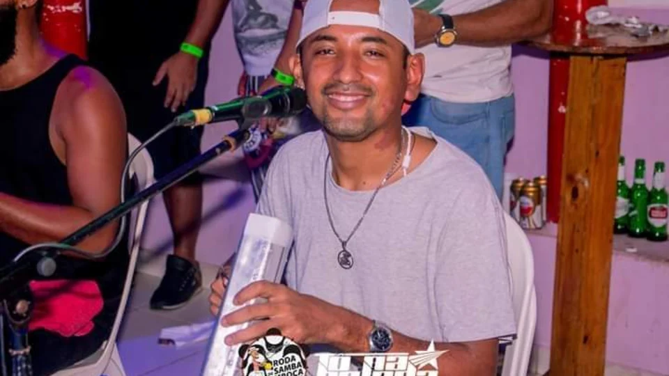 Ciclista é atropelado e fica agonizando em via pública-Imagens fortes