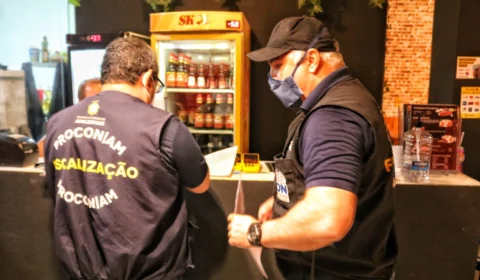 Estabelecimentos são autuados e embarcações apreendidas por descumprir decreto;Veja vídeo