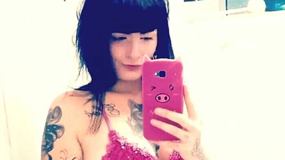 Em BA, jovem é assassinada e criminosos filmam; Veja vídeo