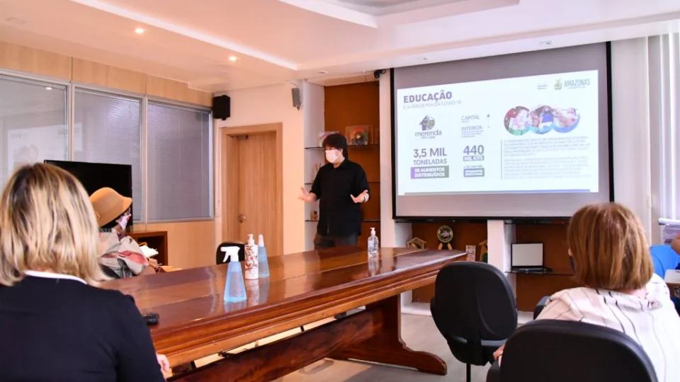 Secretaria de Educação reúne com sindicatos e MPT para discutir ano letivo remoto na rede estadual