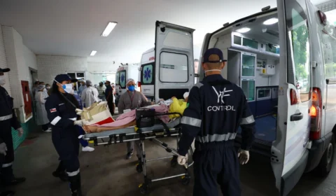Cura: Mais dois pacientes recuperados da Covid-19 retornam a Manaus