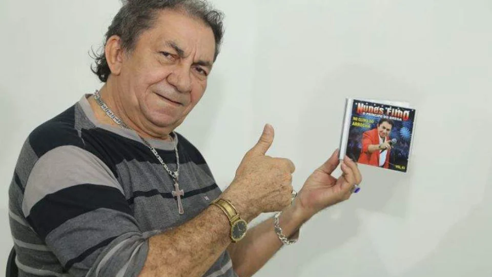 Covid-19: cantor Nunes Filho é internado em hospital de Manaus