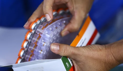 Prefeitura e governo devem apresentar plano em até 48h para usar doses de vacina com vencimento próximo