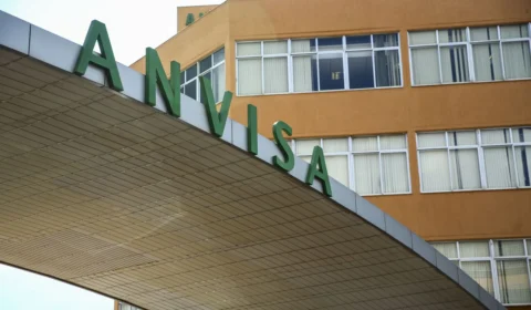 Anvisa notifica postos de fronteira a exigir comprovante de vacinação