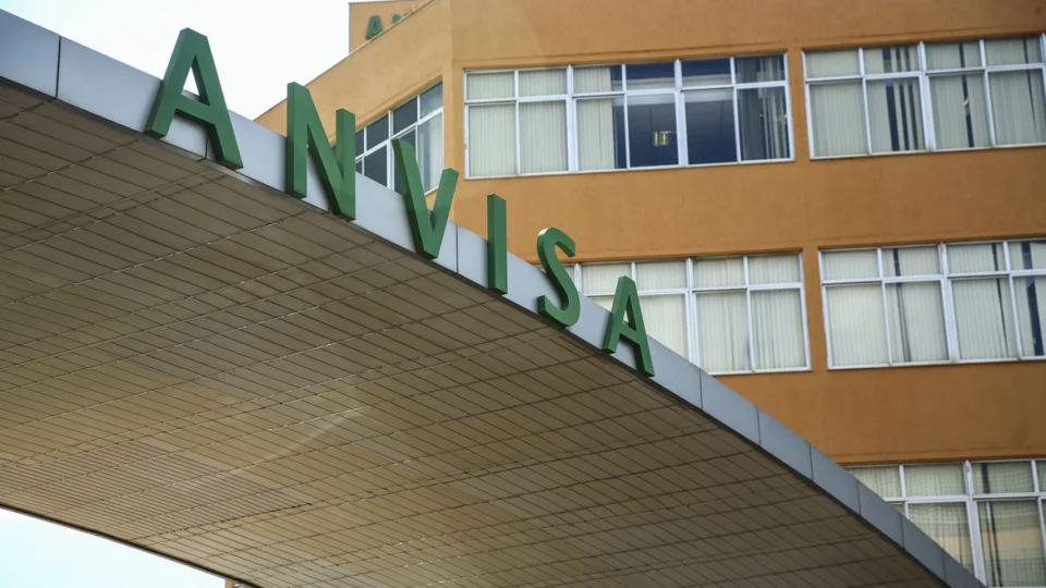 Anvisa recebe pedido de uso emergencial de medicamento contra covid-19