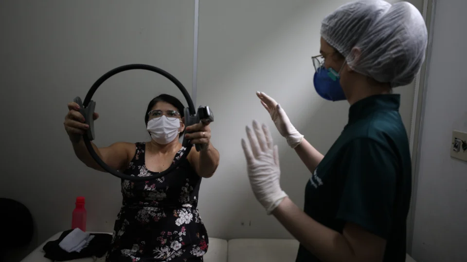 Pandemia fez crescer contratações e SES-AM prevê realização de concurso público pós-Covid