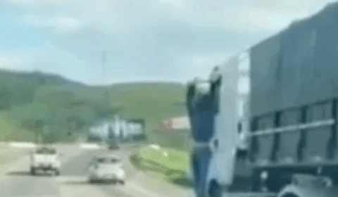 Veja vídeo;Casal é atropelado por caminhão e condutor é arrastado por 20km