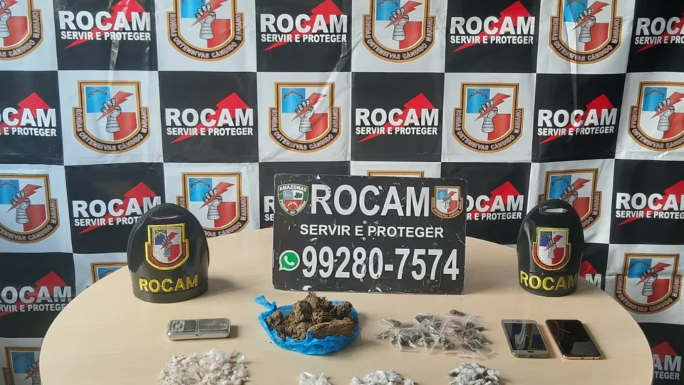 16 pessoas são presas e mais de 2,4 mil trouxinhas de drogas são apreendidas, em Manaus