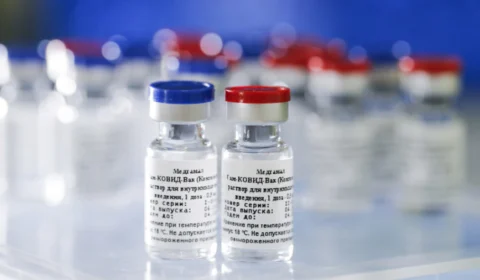 Governador do Amazonas anuncia assinatura de contrato para aquisição de 1 milhão de vacinas Sputnik V