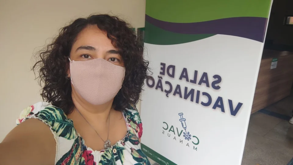 Profissionais da Educação recebem a primeira dose da vacina contra à Covid-19; “Experiência fantástica”