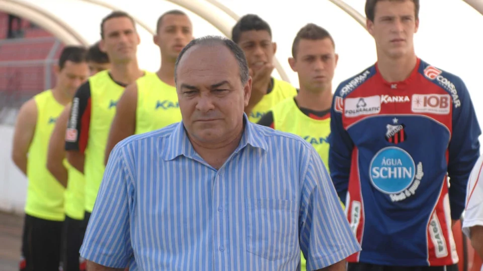 Técnico Ruy Scarpino morre por complicações da covid-19