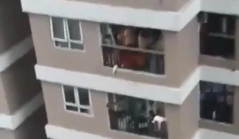 “Estou aqui agora”, disse motorista após salvar criança que caiu do 12º andar de prédio; Veja vídeo