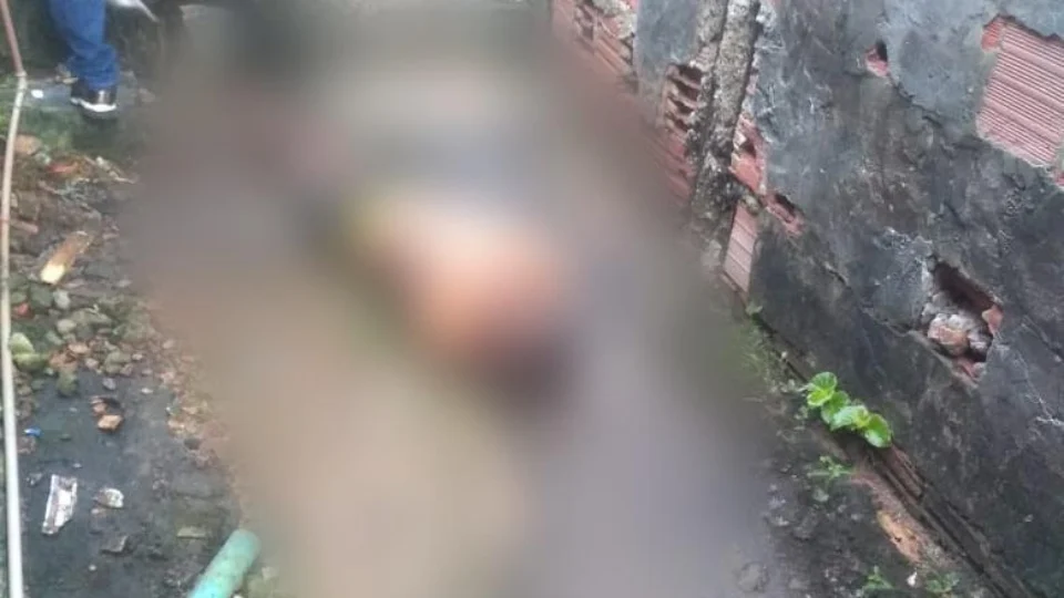 Homem é assassinado com tiro na nuca no beco Aracy, bairro Japiim, em Manaus