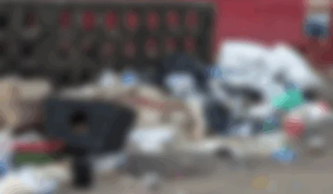 Corpo de homem é encontrado em meio ao lixo na Compensa