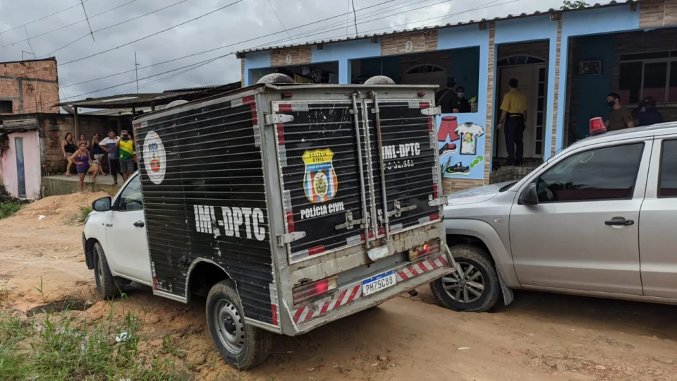 Homem é morto a tiros enquanto tomava banho no bairro Lago Azul, em Manaus