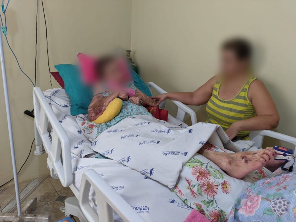 Familiares de idosa suplicam direitos de plano de Saúde a Petrobrás.