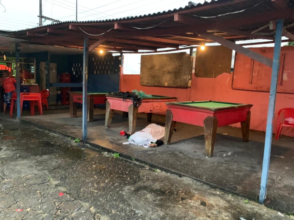 Vulgo “Olhão” é assassinado com 5 tiros por motoqueiro no Centro de Manaus.