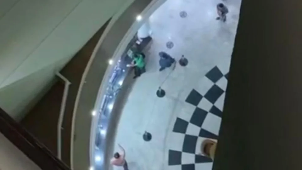 Veja parte da confusão causada pelo policial presidente do Sinpol-AM, antes de esfaquear o segurança; Veja vídeo