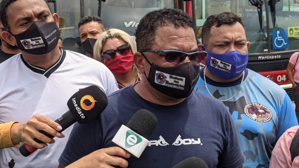 Vídeos- Trabalhadores do transporte público fazem paralização nesta sexta-feira, 12