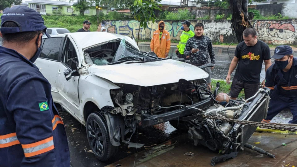 VEJA VÍDEO! Capotamento deixa família ferida – Entre eles, um bebê de apenas 1 mês