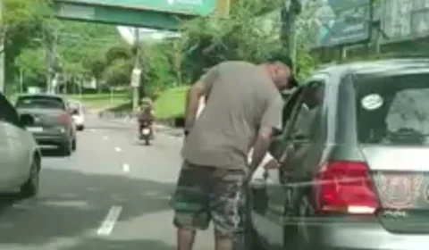 VEJA VÍDEO – Briga de trânsito termina com socos, na Darcy Vargas