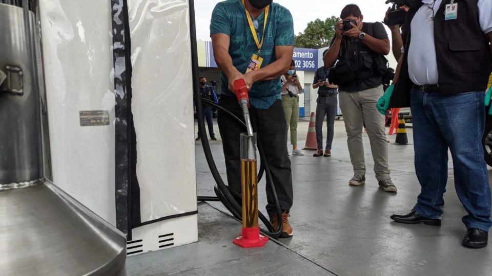 Força-Tarefa fiscaliza postos em Manaus na Semana do Consumidor