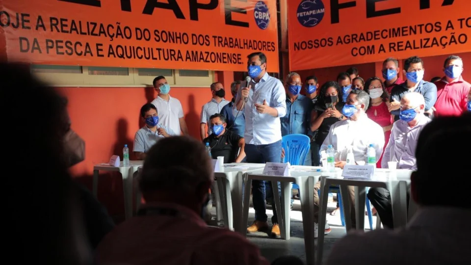 Governador do Amazonas libera R$ 1,5 milhão em emendas parlamentares e anuncia apoio do Estado para o setor pesqueiro