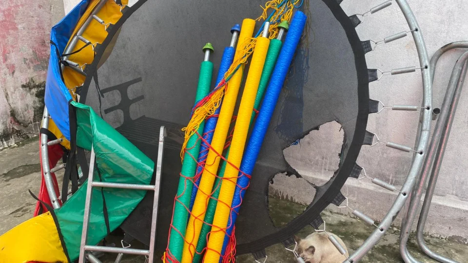 Veja vídeo: Homem morre eletrocutado após salvar crianças no bairro Petrópolis