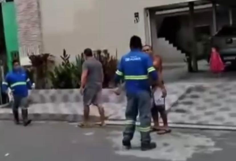 Veja vídeo;Funcionários da Águas de Manaus são ameaçados de morte durante serviço no Novo Aleixo, Zona Norte.