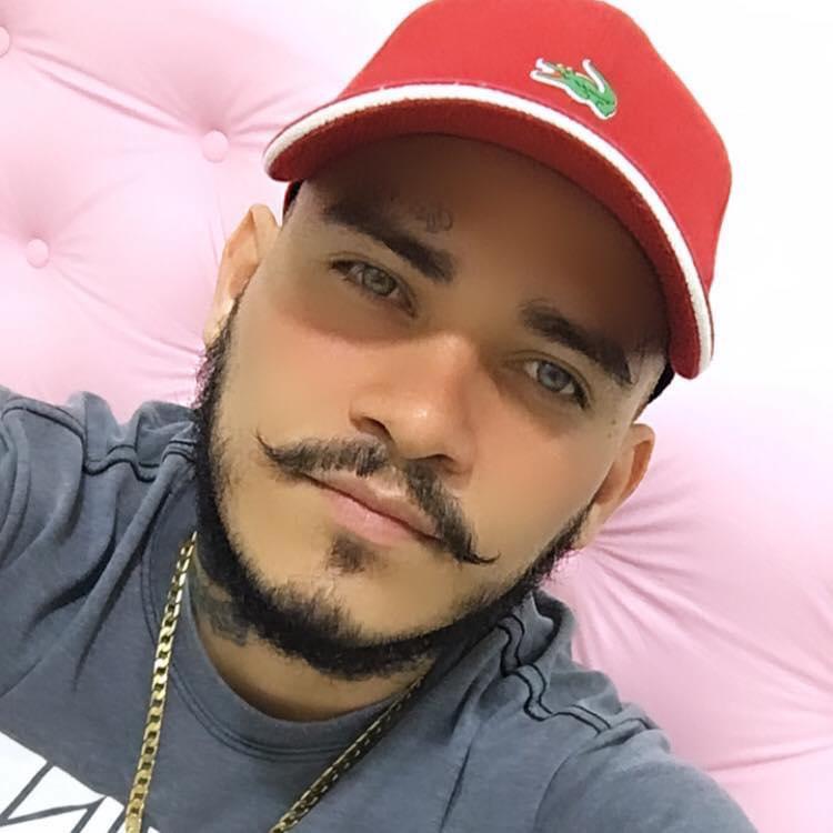 Homem morre afogado durante festa clandestina em flutuante no Tarumã, zona Oeste de Manaus.