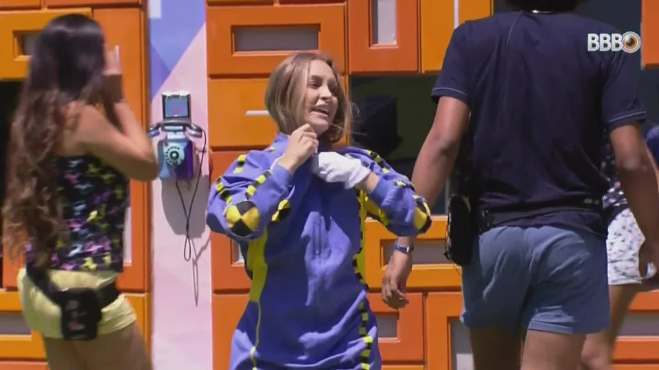 Veja vídeo;Carla Diaz retorna de paredão falso e decepciona fãs com pedido inusitado