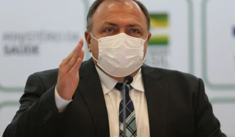 Pazuello afirma que há tratativas para mudanças no Ministério da Saúde