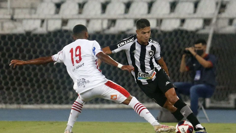 Botafogo e Bangu empatam sem gols pelo Carioca