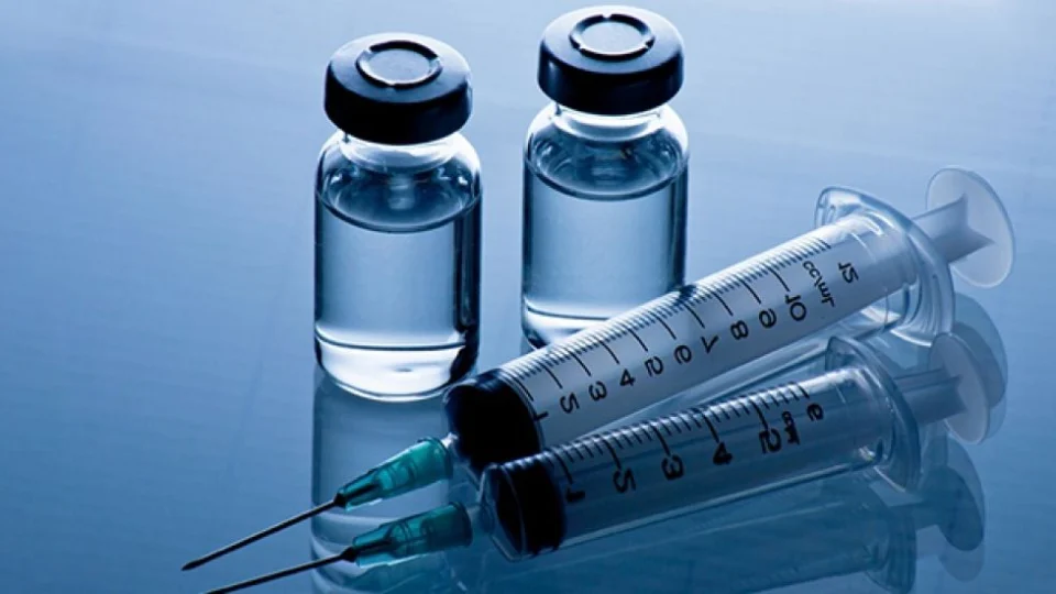 No Senado, governo diz que 2 novas vacinas nacionais estão em fase avançada