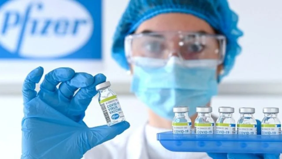 Pfizer: 1 milhão de doses da vacina serão distribuídas em maio