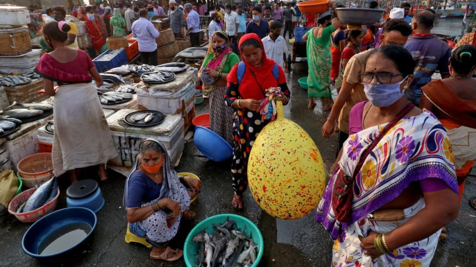 Sistema de saúde da Índia entra em colapso; Casos diários atingem novo recorde