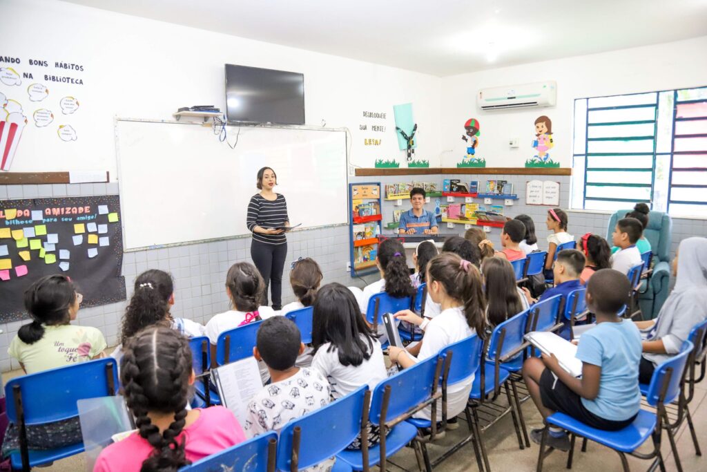 Professores do Amazonas têm até 29 de abril para submeter propostas no Programa Ciência na Escola.