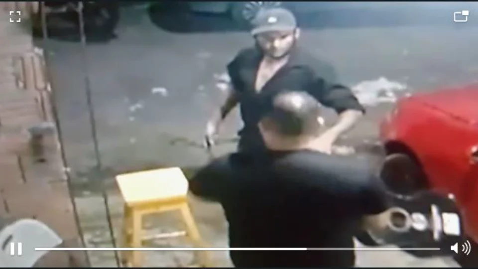 VEJA VÍDEOS! Bandido leva a pior e acaba preso após tentar assaltar homem no conjunto Ajuricaba