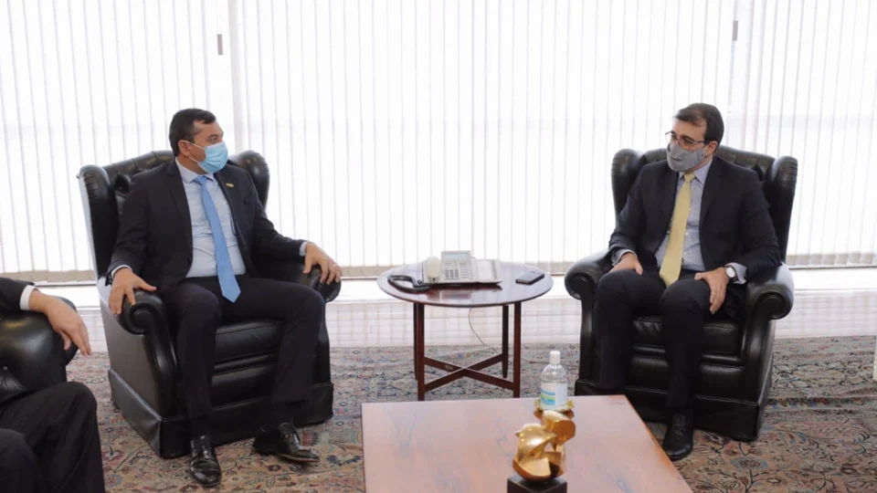 Em live nas redes sociais, Wilson Lima destaca articulação para apoio federal no combate à Covid-19