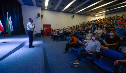 Retorno de aulas híbridas da rede municipal de Manaus é adiado para o dia 18 de maio