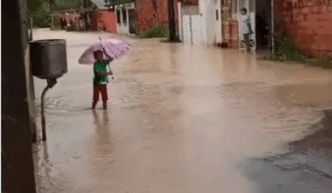 Veja vídeo;Moradores de Manaus registram estragos devido a chuva e população sofre com prejuízo